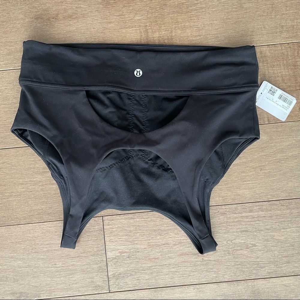 Lululemon stronger as one bra long line